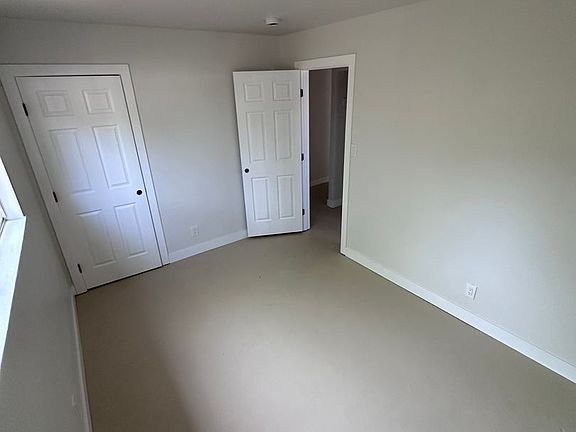 3rd image of 2512 50th Ave