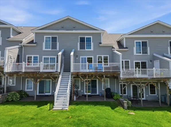8 Eastern Point Dr Unit 8, Shrewsbury, MA 01545