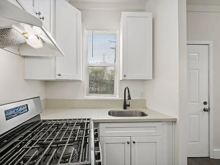 5905 Whitnall Hwy — Photo 8