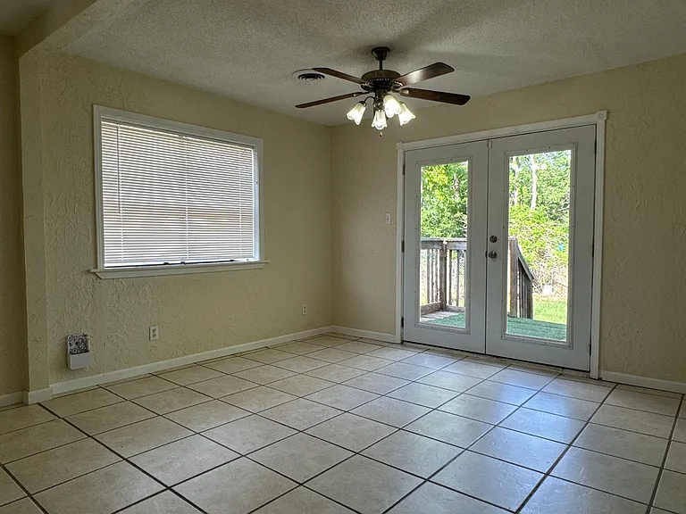 1503 NW 18th St — Photo 5