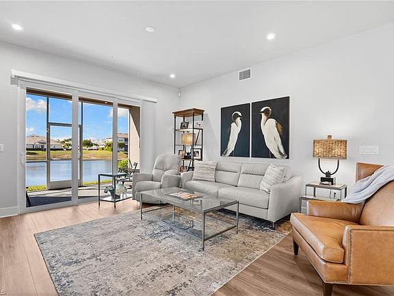 4th image of 4705 Arboretum CIR #101