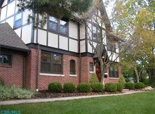 2304 Kensington Dr, Columbus, OH 43221