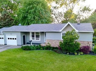4362 Maplepark Rd, Stow, OH 44224