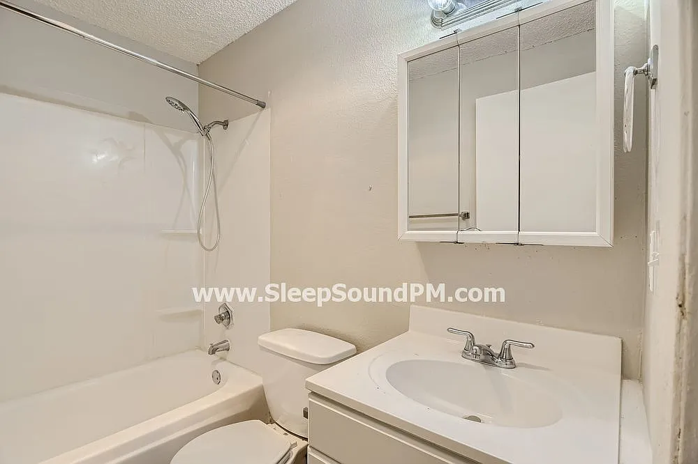 Building Photo - 691 Molalla Ave #15