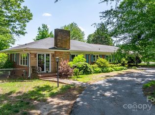 3418 Sulphur Springs Rd NE, Hickory, NC 28601