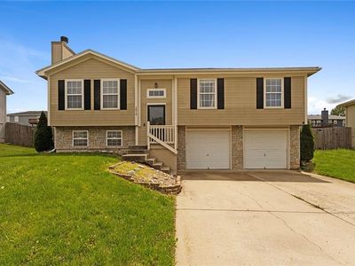 2819 SW Shadow Brook Dr, Blue Springs, MO, 64015