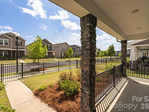 3rd image of 466 Cranford Dr