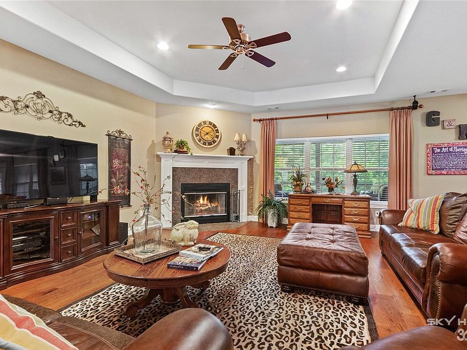 1st image of 1520 Woodland Dr
