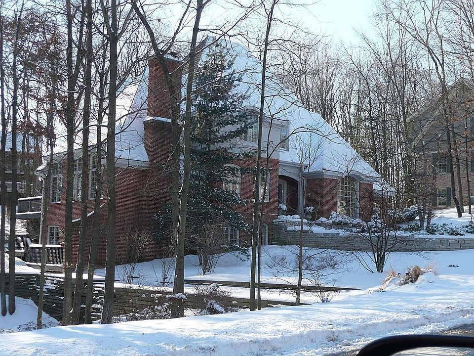 1st image of 821 Fox Glen Dr