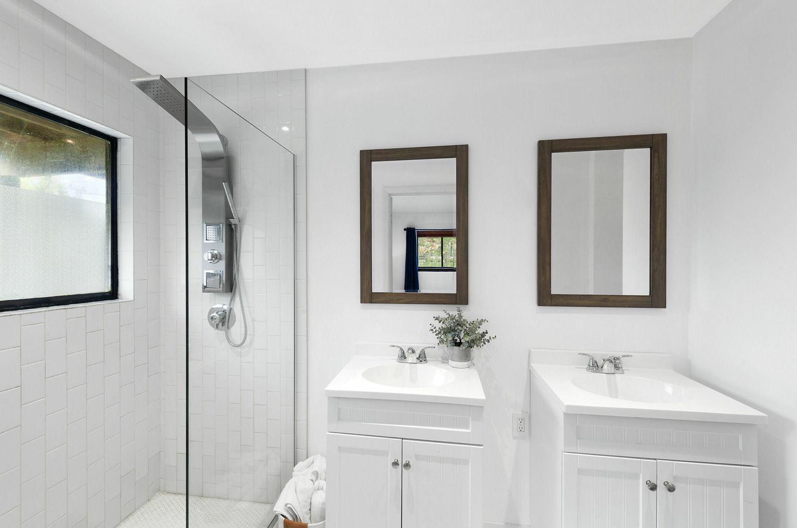  Ensuite Master Bath