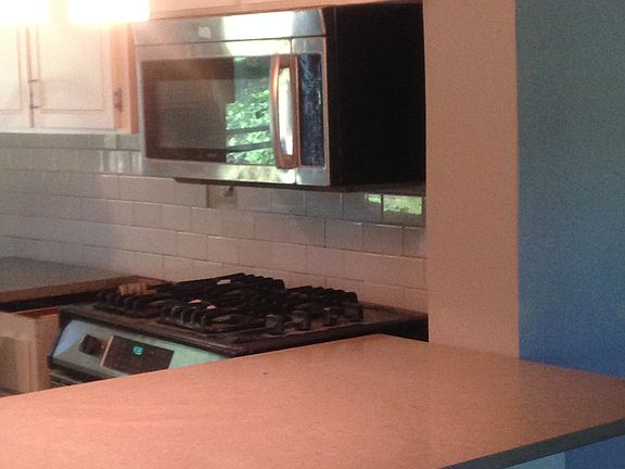 4th image of 217 W 83rd St