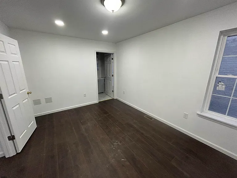 2821 Arctic Ave #1 — Photo 5