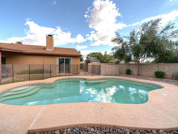4th image of 4914 E Sharon Dr