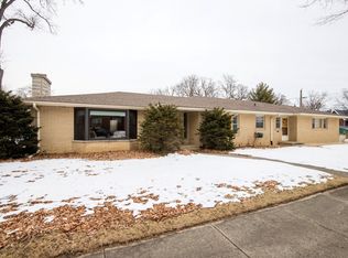 520 W Grove Ave, Waukegan, IL 60085