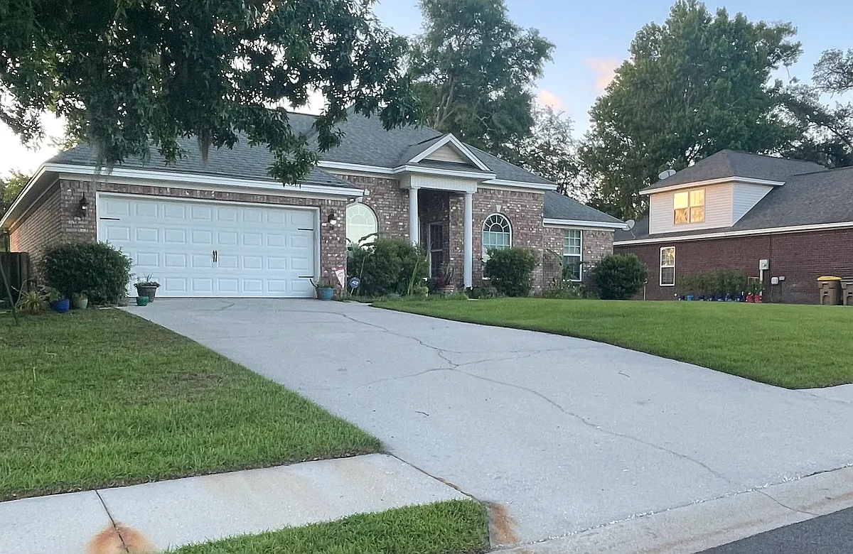 Building Photo - 766 Marshview Dr