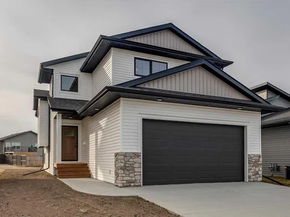 13 NE Aztec St, Blackfalds, AB T4M 0M7
