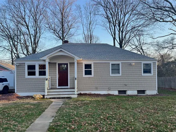 36 Park Street, Centereach, NY 11720