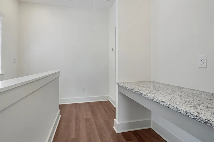 105 Huntley Dr — Photo 10