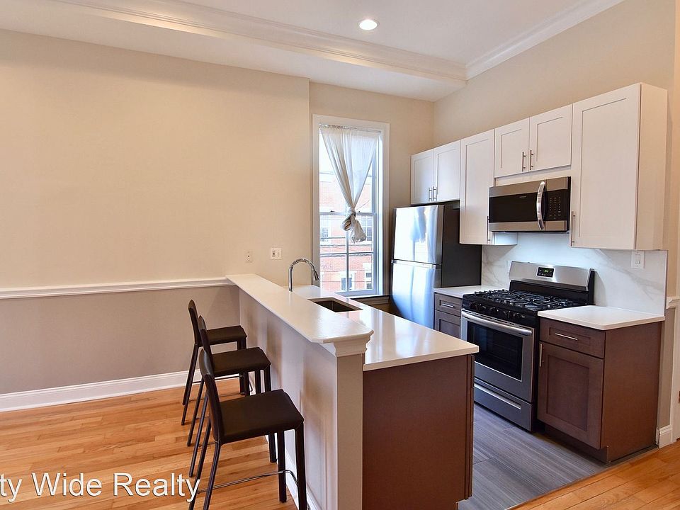 1st image of 1600 Mount Vernon St APT 2