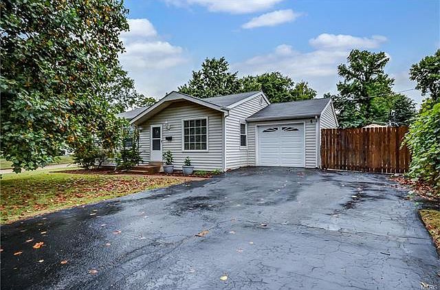 1st image of 2583 Bonniebrook Dr