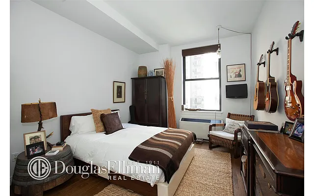Rented by Douglas Elliman | media 18