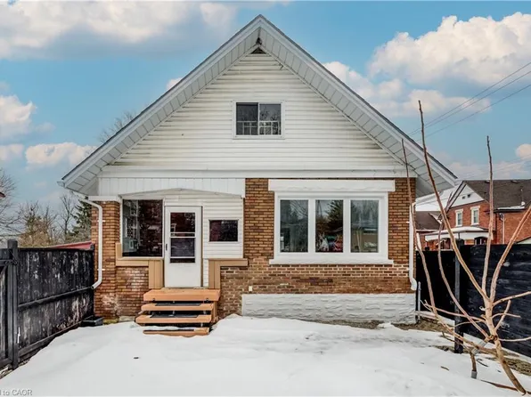 151 Courtland Ave E, Kitchener, ON N2G 2V2