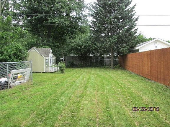 3rd image of 1235 Johnson St