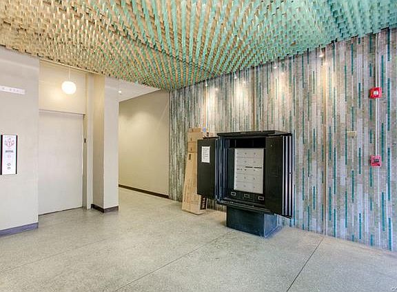 4th image of 112 E Clay St #U2b