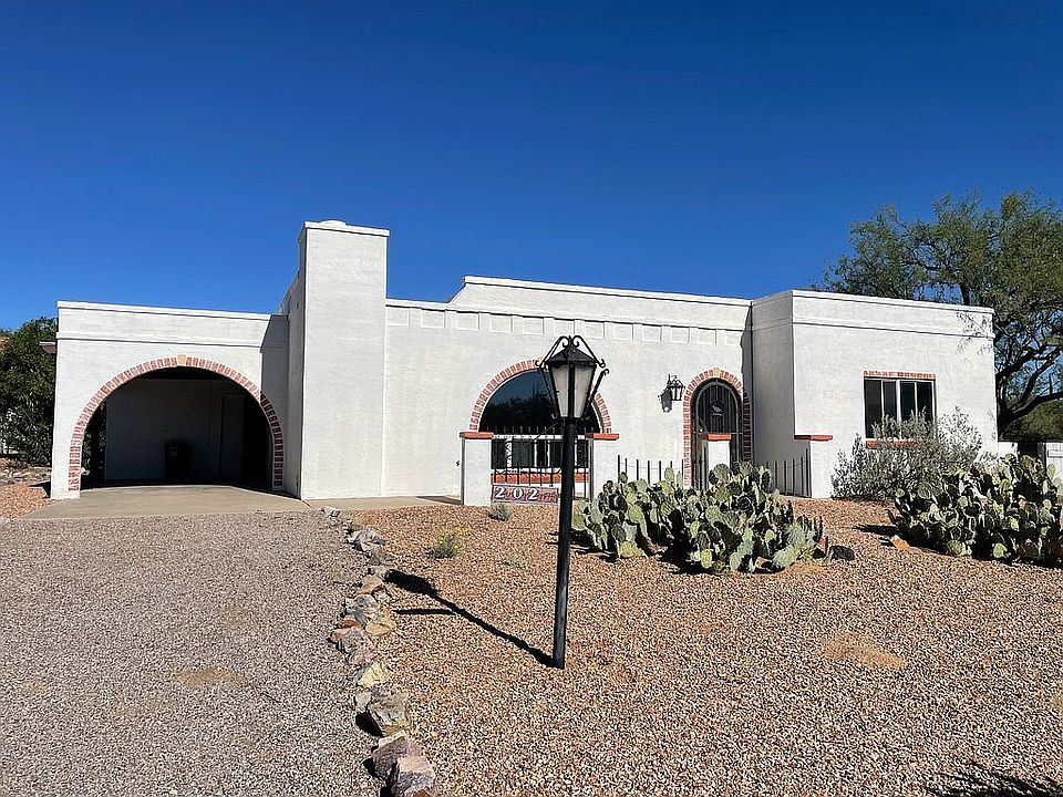 1st image of 202 W Paseo Escondido