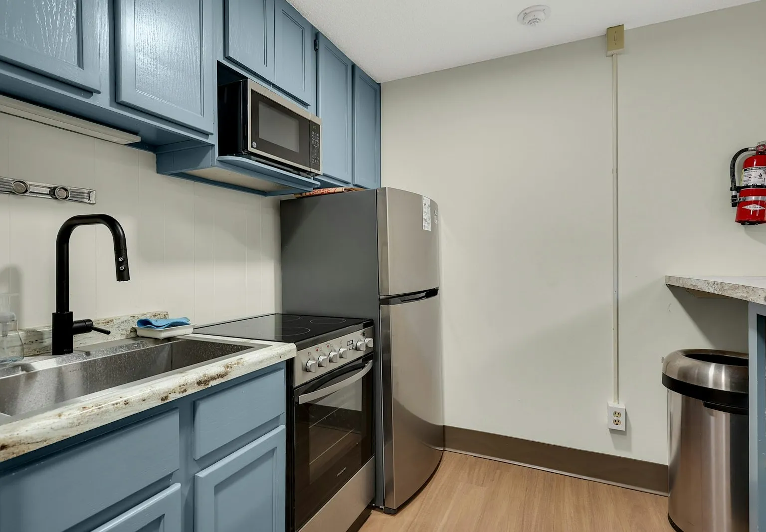 4101 Parklawn Avenue #316, Edina, MN 55435 — Photo 1