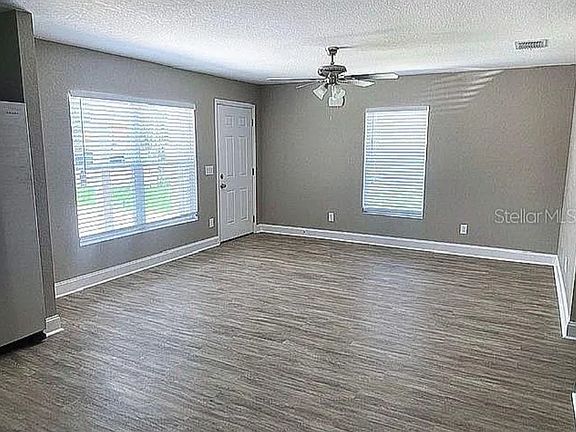 4th image of 640 E Grapefruit Ave APT B