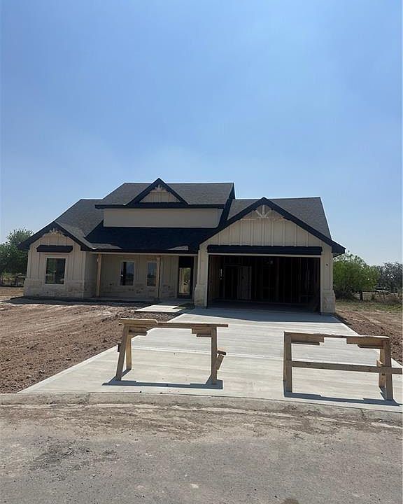 2nd image of 3310 Olivia Dr