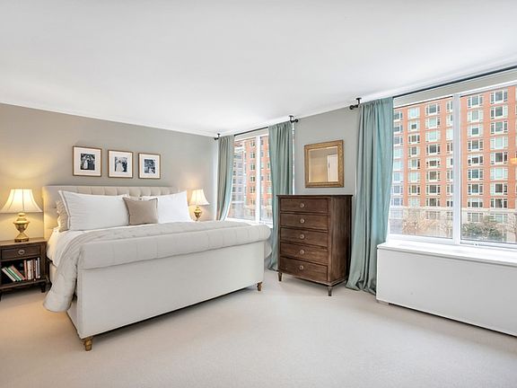5th image of 212 Warren St APT 4B