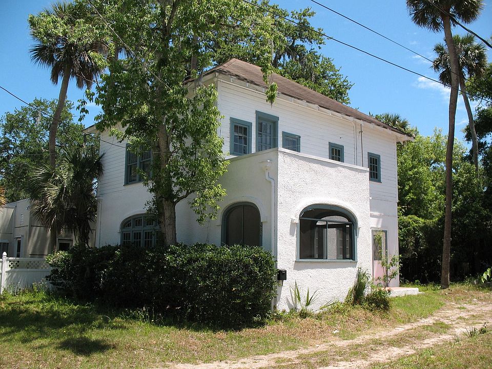 1st image of 209 Fremont Ave