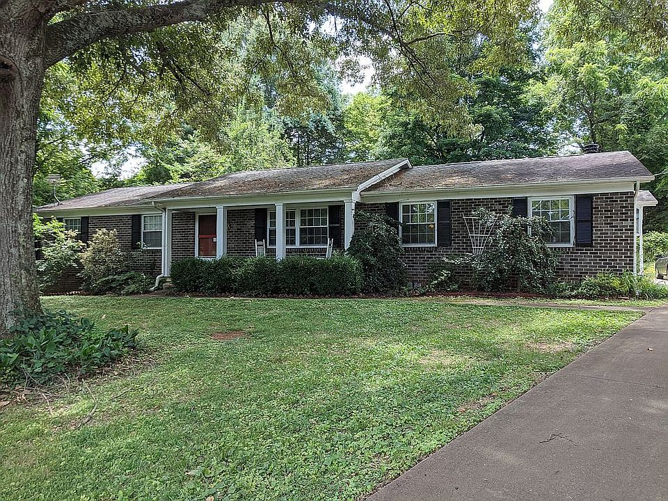 1st image of 9141 Carlton Cir