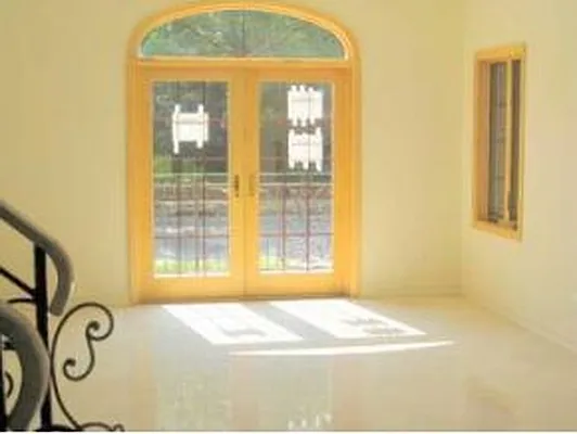 Sold by Maximillion Realty, Inc. | media 3