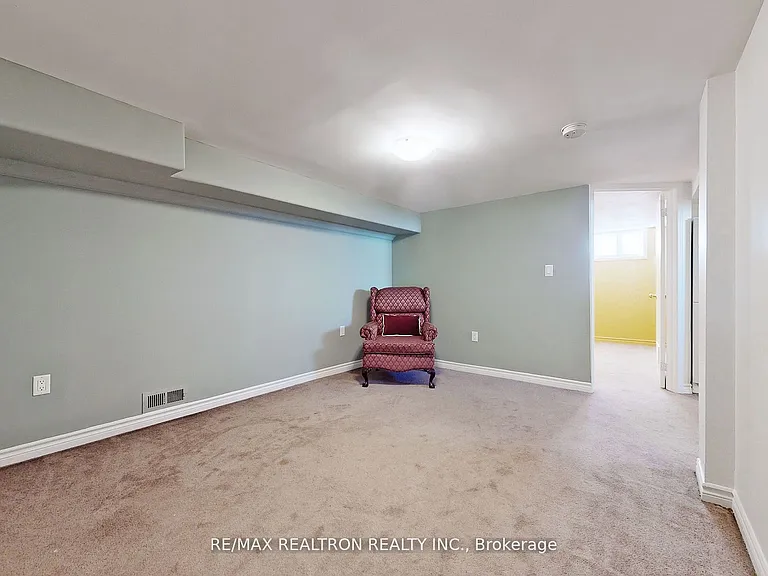 84 Santamonica Blvd #LOWER — Photo 15