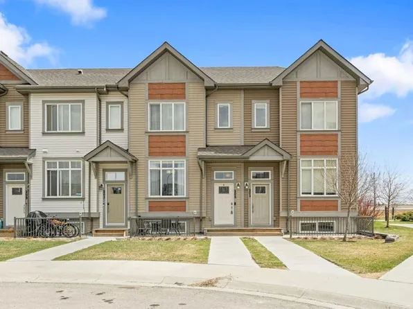205 Copperstone Park SE, Calgary, AB T2Z 5E4