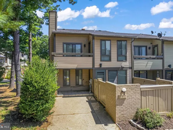 7 Copps Hill Ct, Montgomery Village, MD 20886