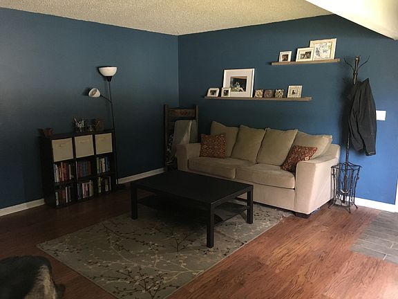 2nd image of 904 Stinson Dr