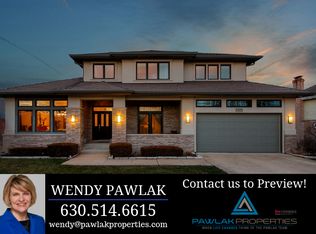 1245 Camelot Ln, Lemont, IL 60439