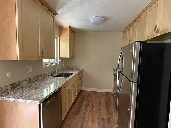 3rd image of 125 Lorton Ave #5