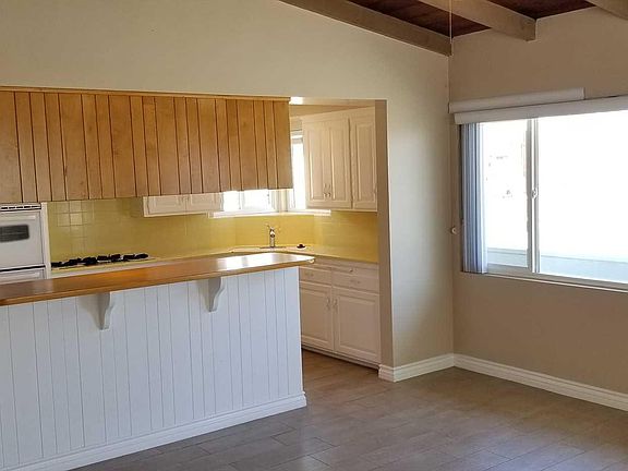 5th image of 133 45th St #B