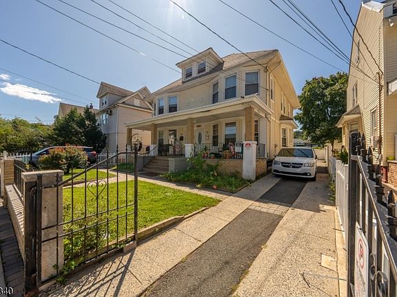 4th image of 324 - 328 Chilton St