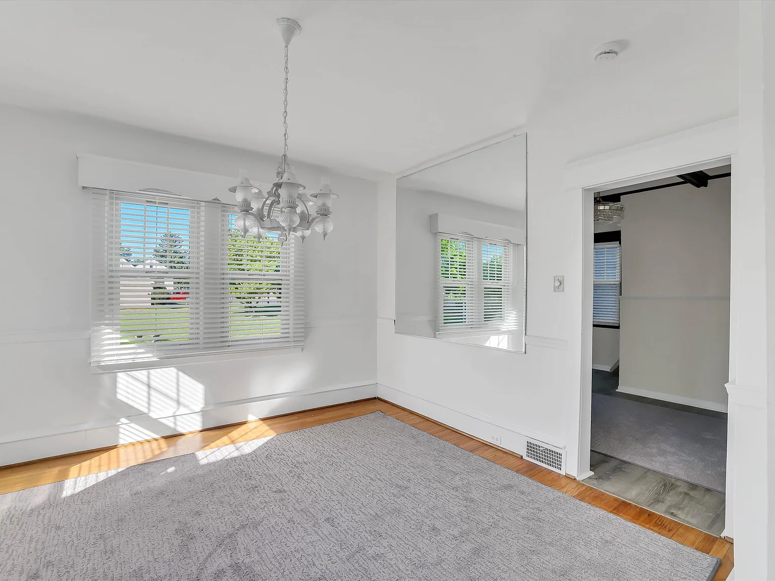 3 bed, 1925 sqft, $3,100 — Photo 4