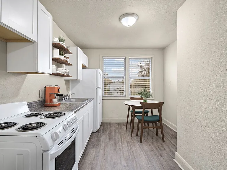 Amber Terrace Apartments — Photo 9
