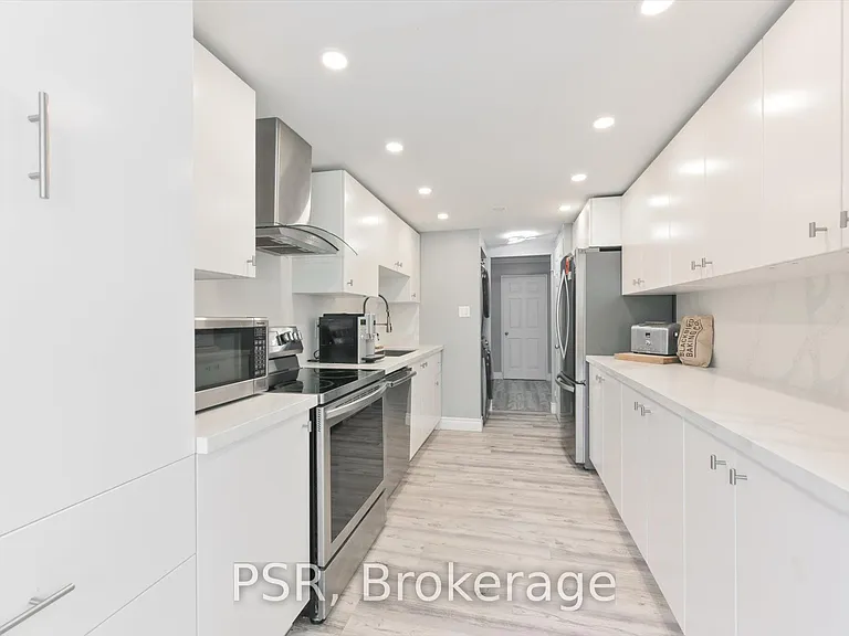280 Simcoe St #1402 — Photo 9