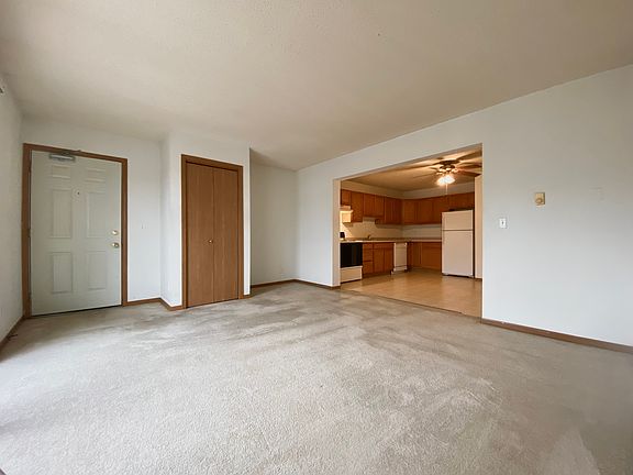 4th image of 1082 Apple Ave #2