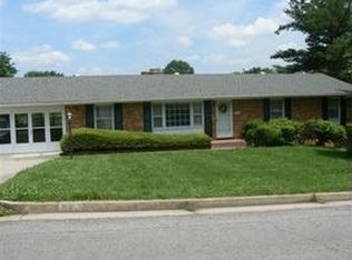 5817 Castle Rock Rd, Roanoke, VA 24018