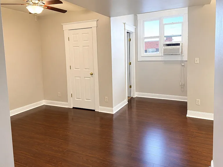 521 W Missouri Ave #13 — Photo 4